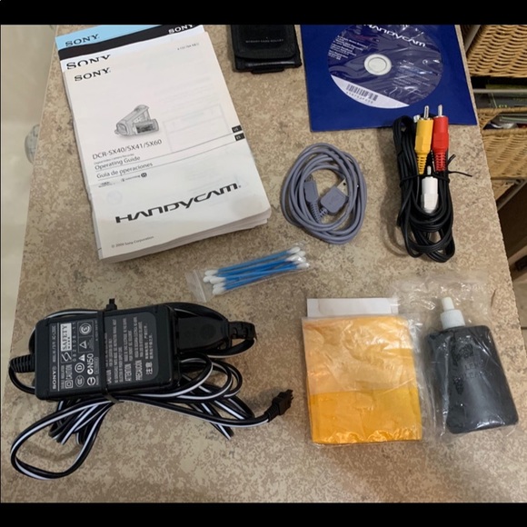 Sony HANDYCAM Model: DCR-SX41. Camcorder Color: Red - Picture 6 of 11